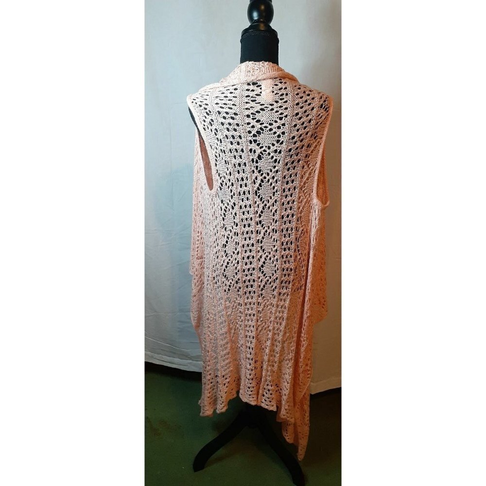 Cape - Picture 3 of 7